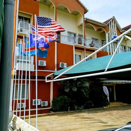Hotel Vivi Palace Matadi Luaran gambar