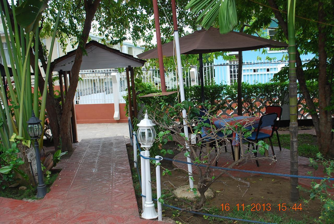 Hotel Vivi Palace Matadi Luaran gambar
