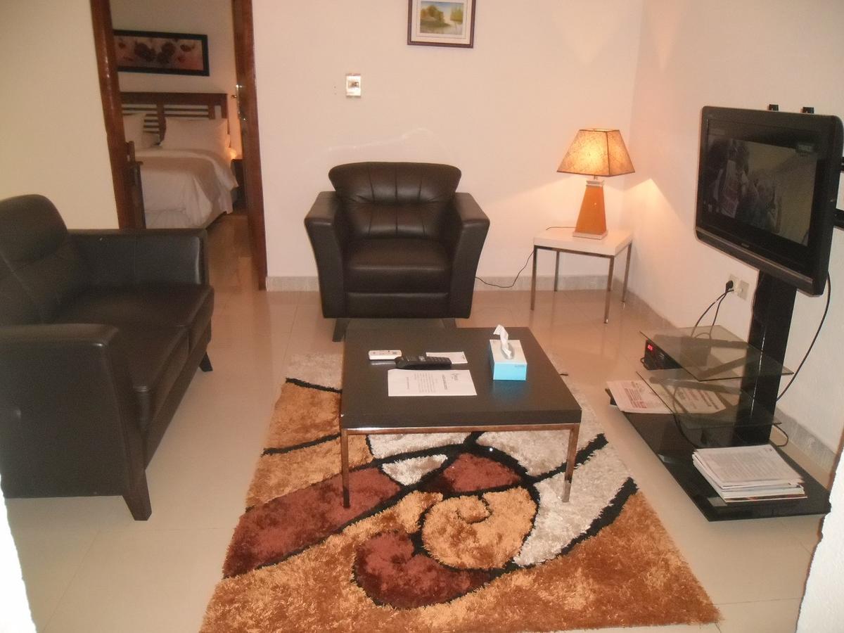 Hotel Vivi Palace Matadi Luaran gambar