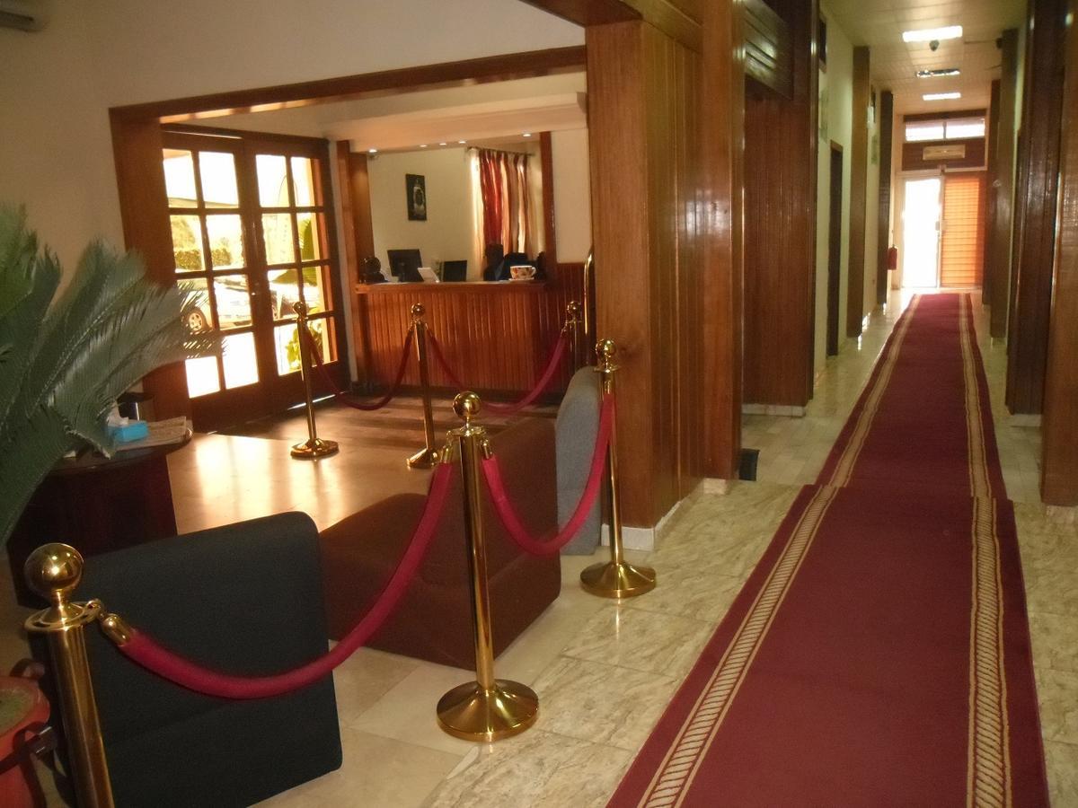 Hotel Vivi Palace Matadi Luaran gambar