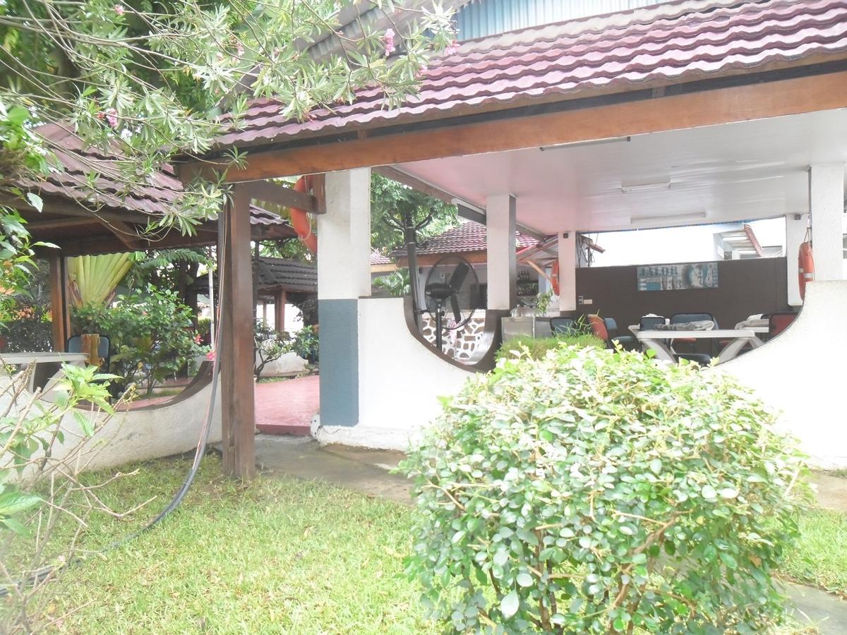 Hotel Vivi Palace Matadi Luaran gambar
