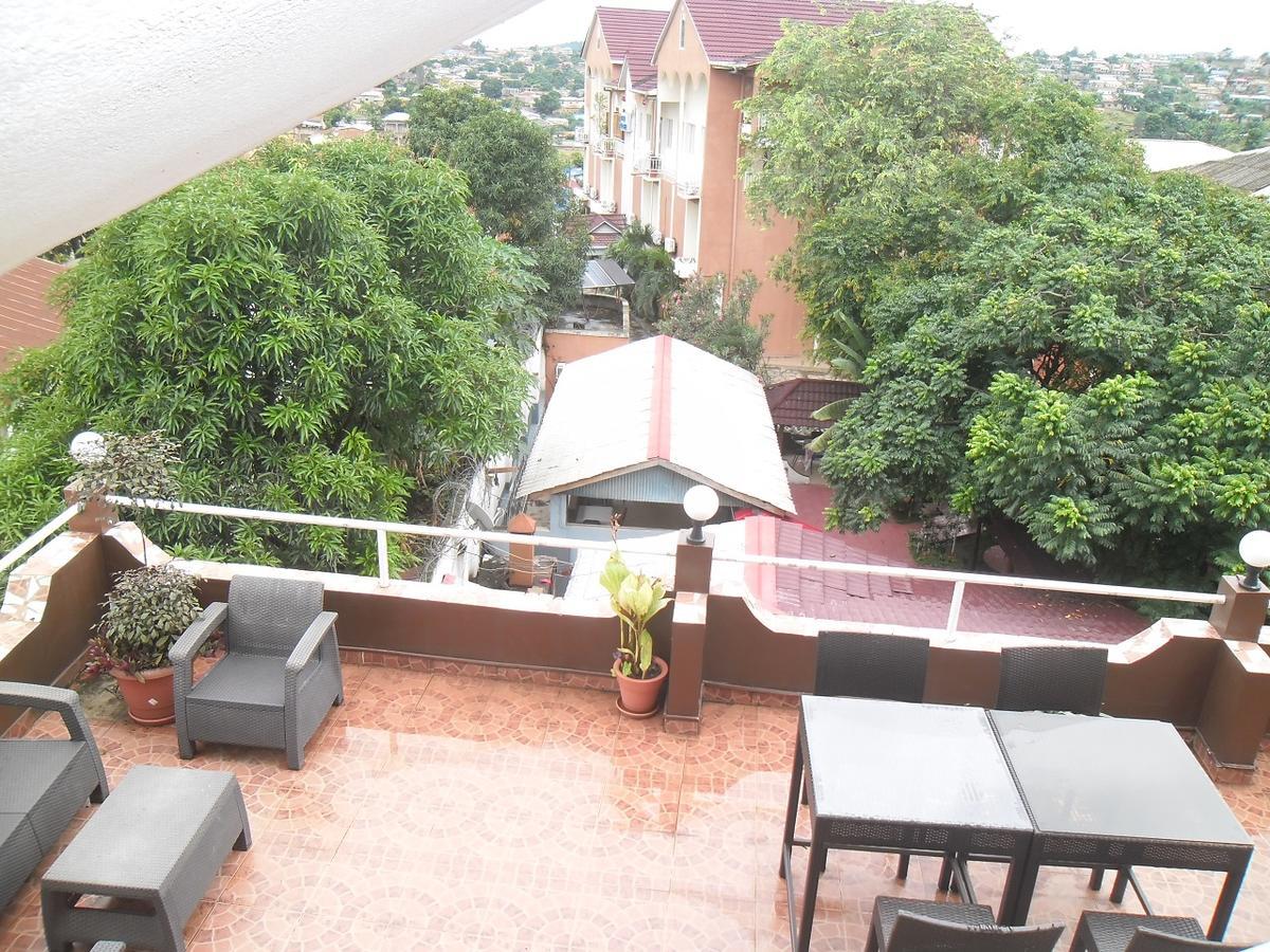 Hotel Vivi Palace Matadi Luaran gambar