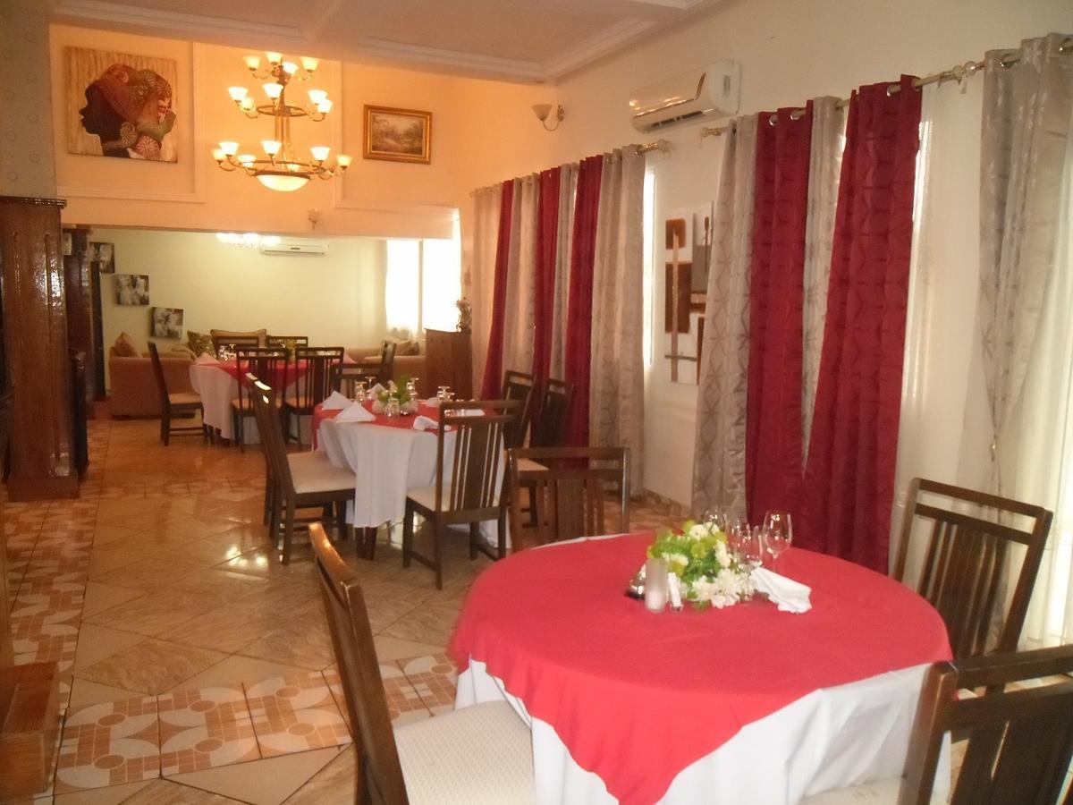 Hotel Vivi Palace Matadi Luaran gambar