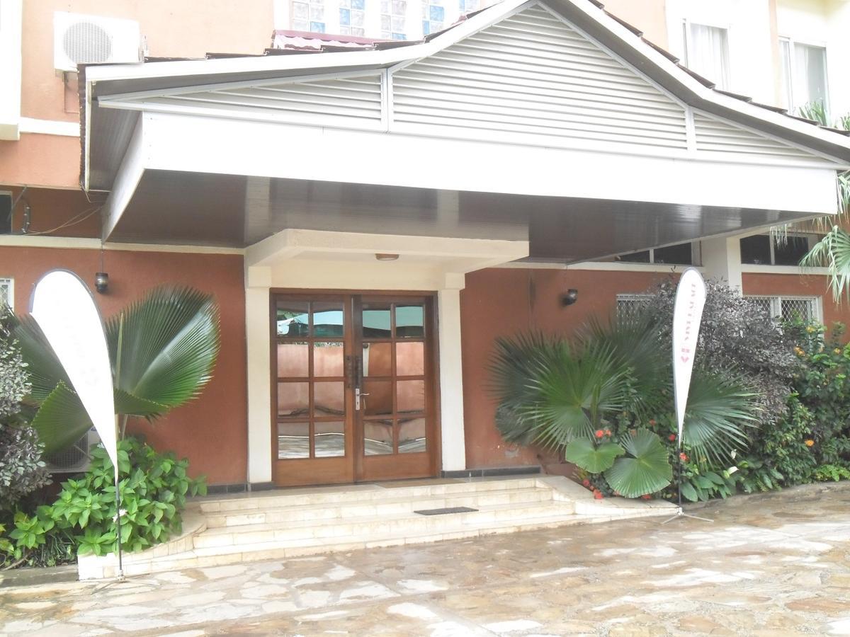 Hotel Vivi Palace Matadi Luaran gambar