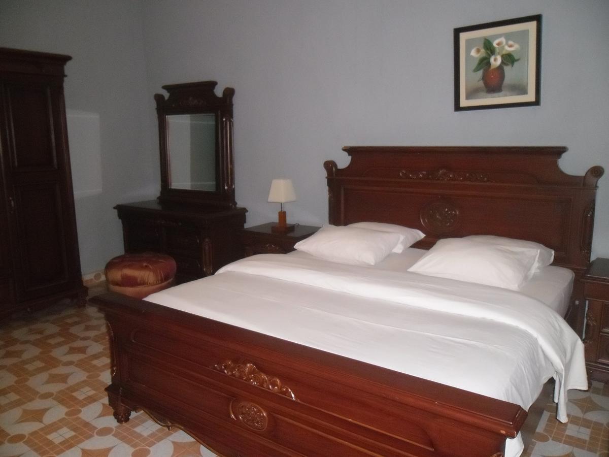 Hotel Vivi Palace Matadi Luaran gambar