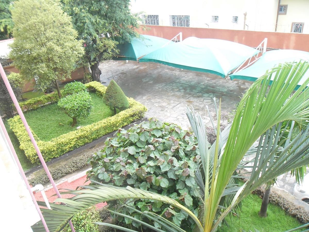 Hotel Vivi Palace Matadi Luaran gambar