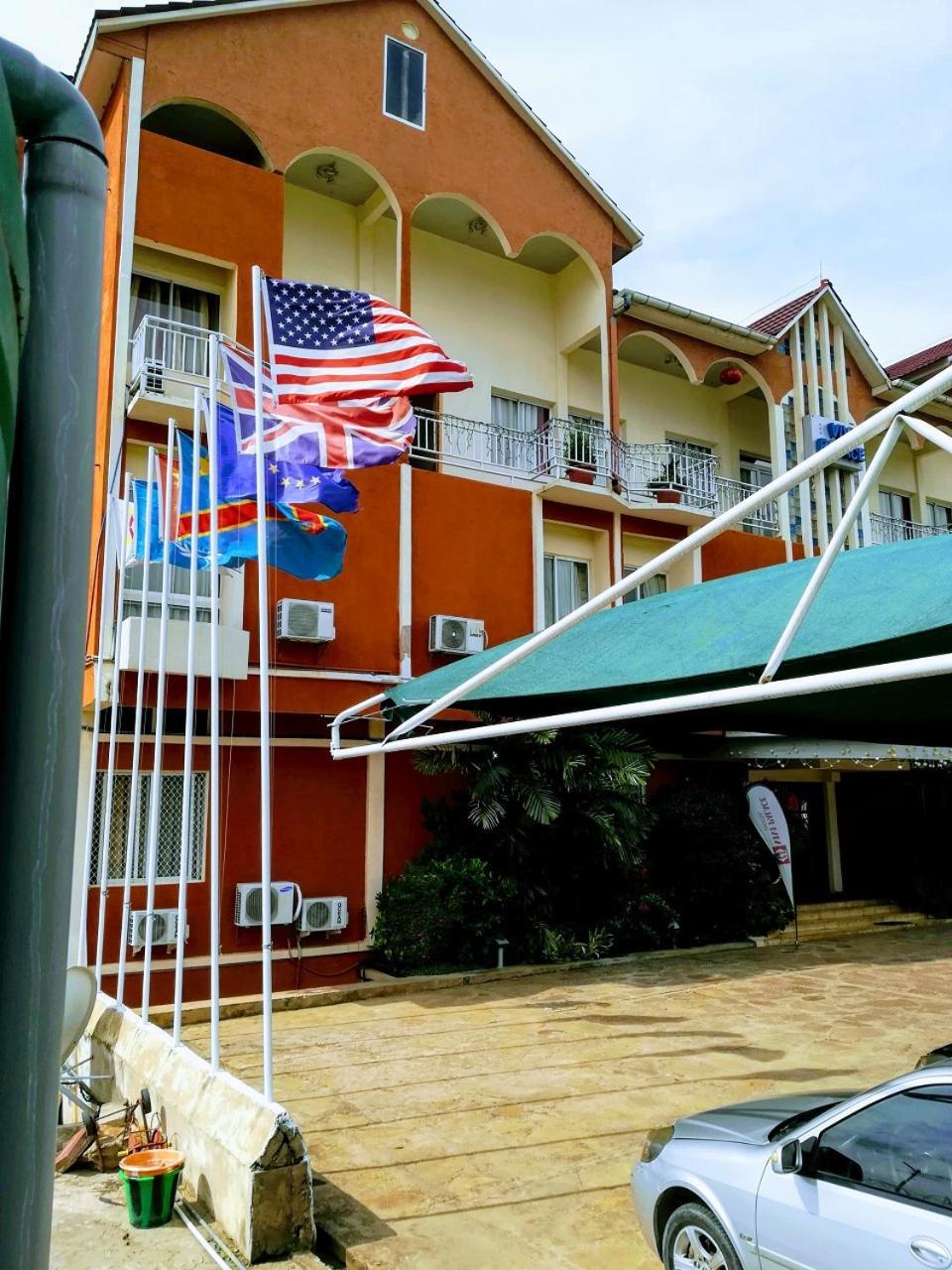 Hotel Vivi Palace Matadi Luaran gambar