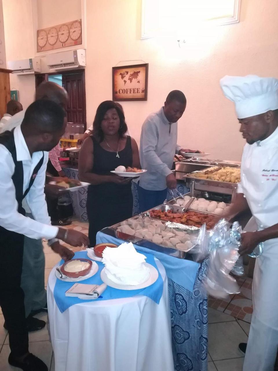 Hotel Vivi Palace Matadi Luaran gambar