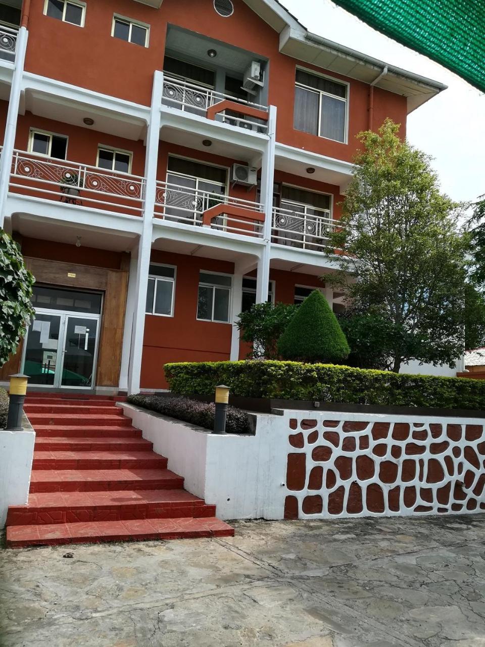 Hotel Vivi Palace Matadi Luaran gambar
