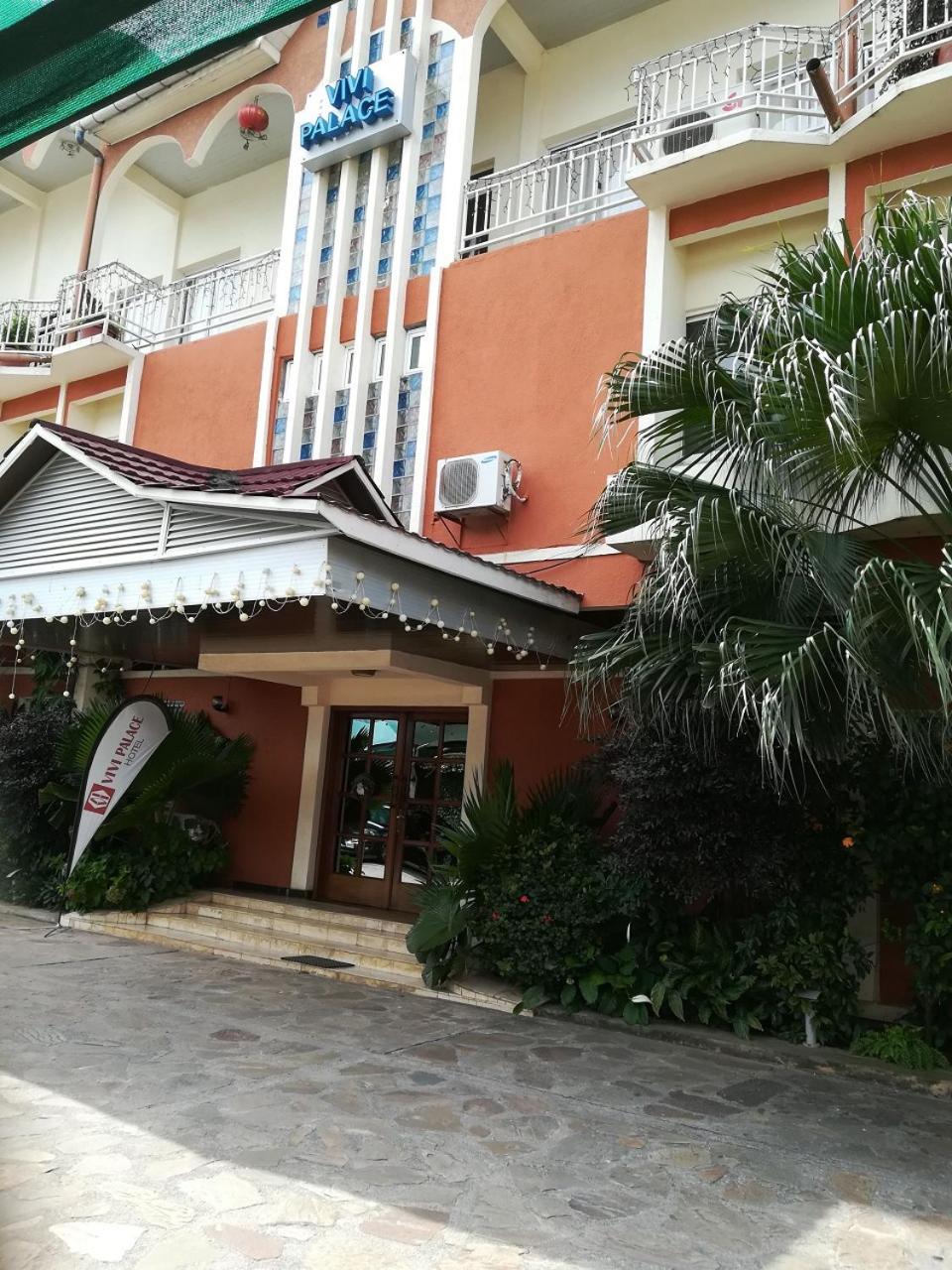 Hotel Vivi Palace Matadi Luaran gambar