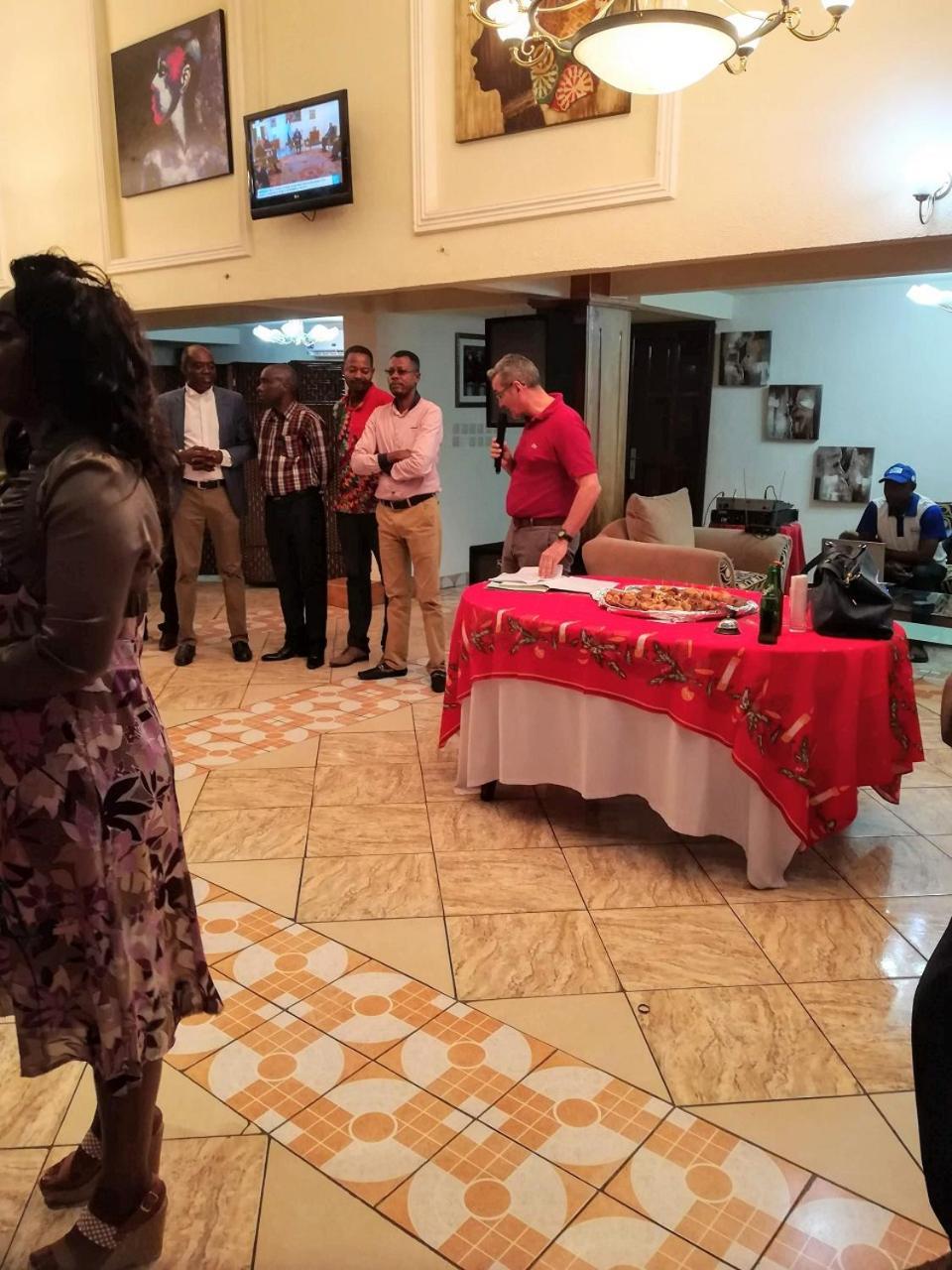 Hotel Vivi Palace Matadi Luaran gambar