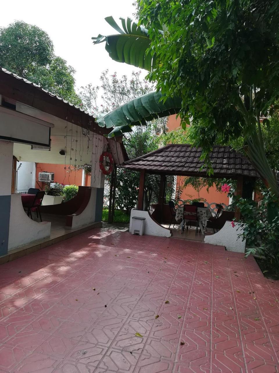 Hotel Vivi Palace Matadi Luaran gambar
